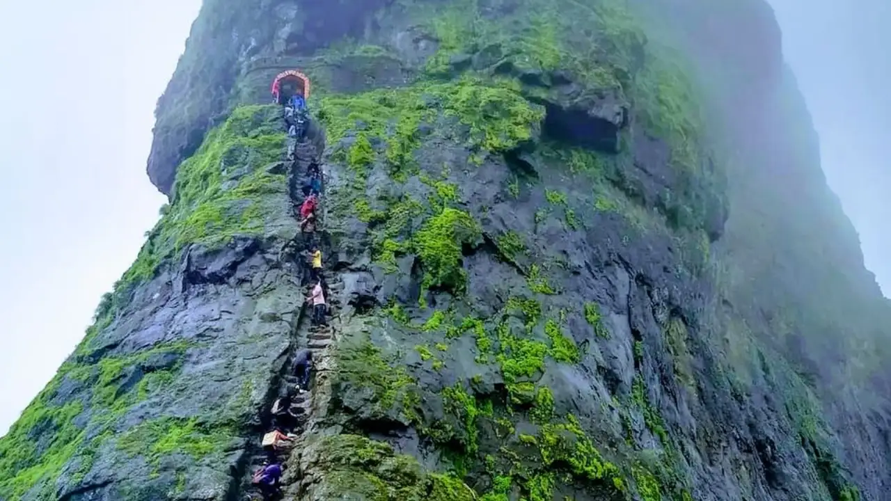 Harihar Fort Trek – ₹3,999