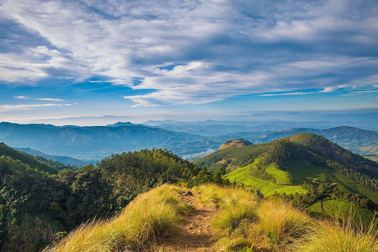 Kolukkumalai – ₹1,699